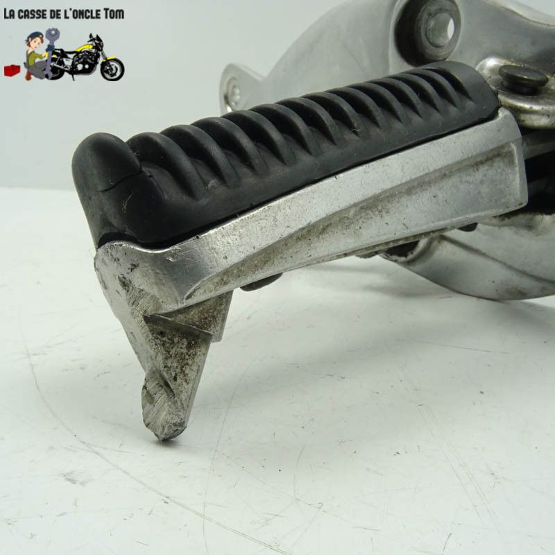 Platine + repose pied avant droit Yamaha 900 xj Diversion 1996 - CTM-YAM-032