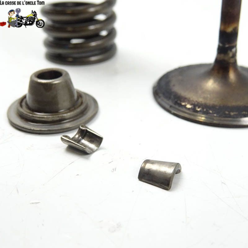 Soupape d'admission 3 Triumph 675 Street triple  2011 - CTM-11843-073