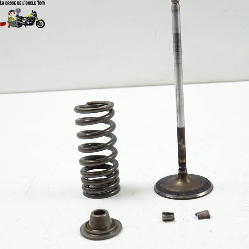 Soupape d'admission 5  Triumph 675 Street triple  2011 - CTM-11843-075