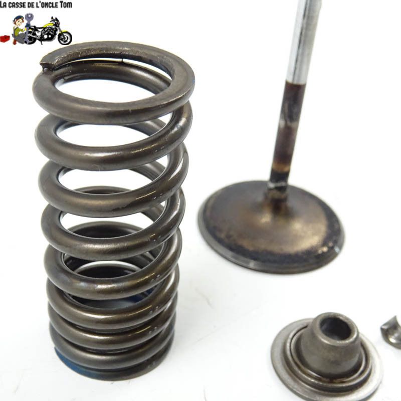 Soupape d'admission 5  Triumph 675 Street triple  2011 - CTM-11843-075