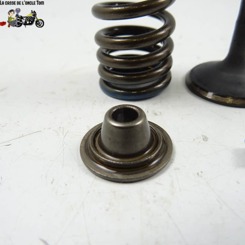 Soupape d'échappement 1 Triumph 675 Street triple  2011 - CTM-11843-077