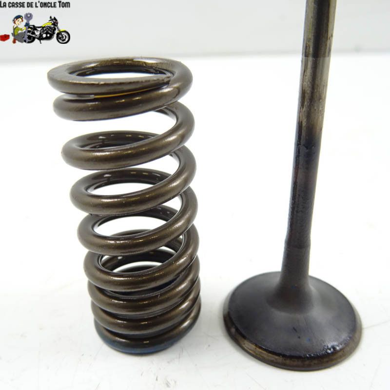 Soupape d'échappement 6 Triumph 675 Street triple  2011 - CTM-11843-082