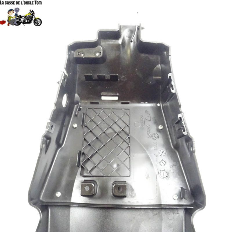 Passage de roue arrière Triumph 1050 speed triple 2013 - CTM-8800-059