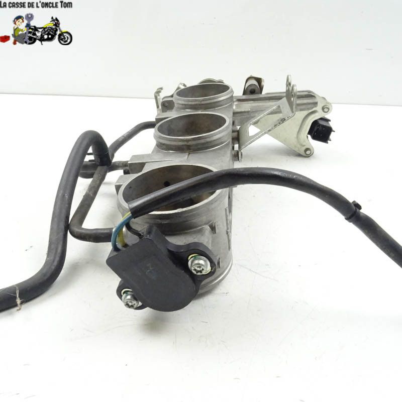 Rampe d'injection Triumph 1050 speed triple 2013 - CTM-8800-055