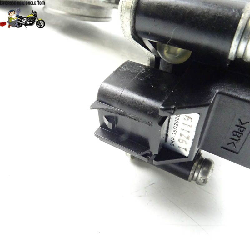 Rampe d'injection Triumph 1050 speed triple 2013 - CTM-8800-055