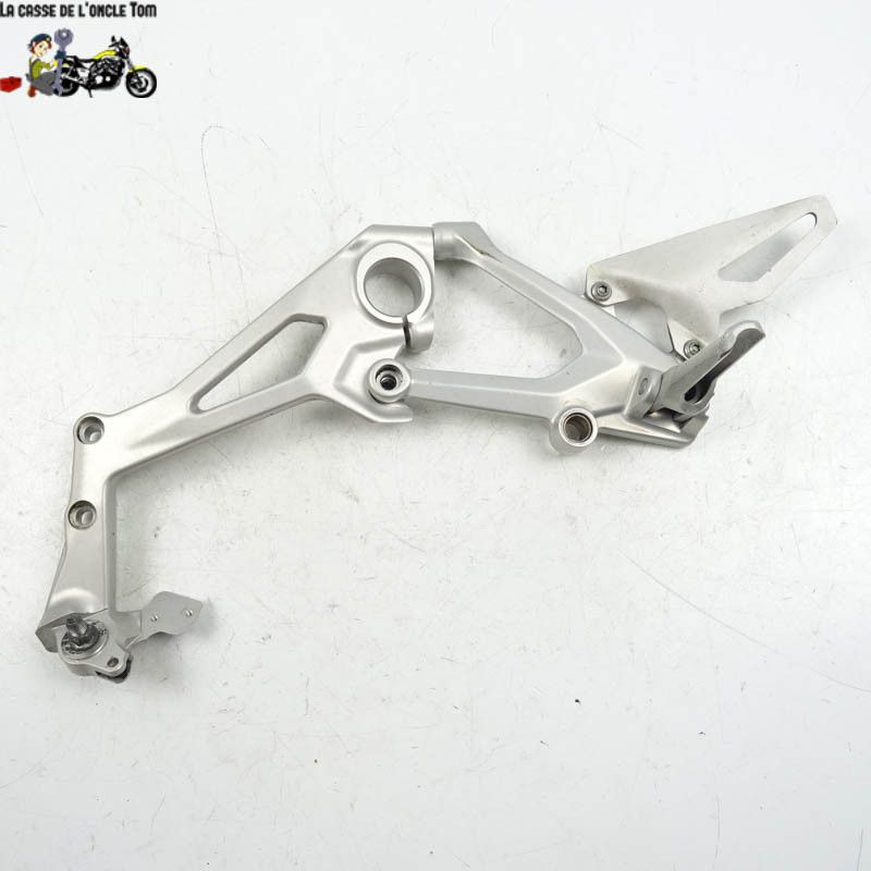 Platine + repose pied avant gauche Ducati 1200 Street fighter 2020 - Cassetom - Nos pièces motos