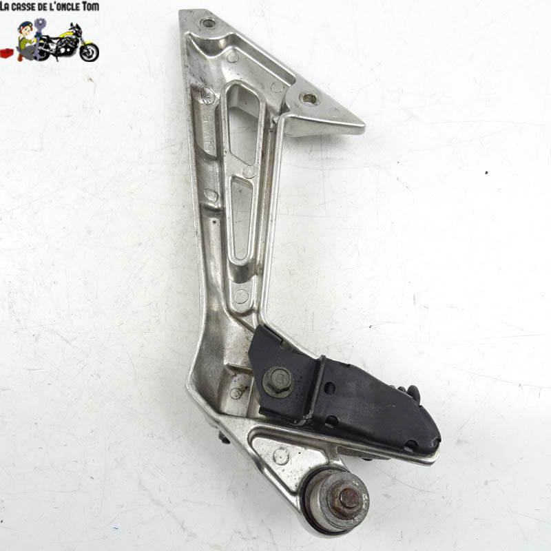 Platine + repose pied arrière droit Yamaha  1000 fazer 2002 - CTM-11034-055
