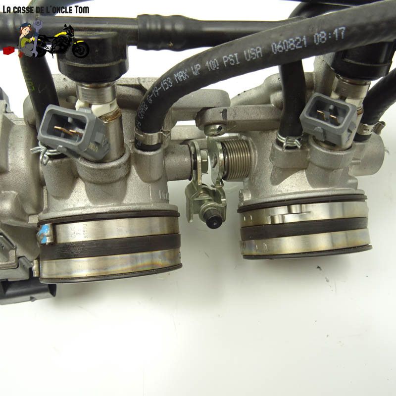 Rampe d'injection arrière Aprilia 1100 Tuono V4 2022 - CTM-12468-004