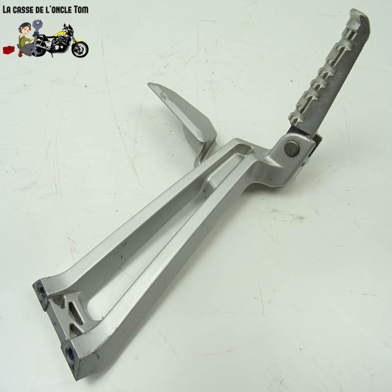 Platine + repose pied arrière gauche Yamaha 125 YZF-R 2016 - CTM-12619-019