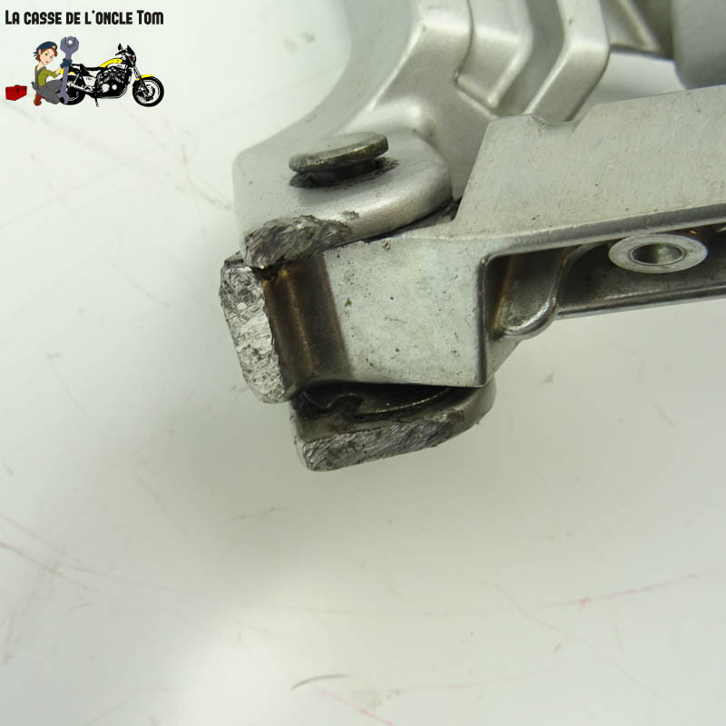 Platine + repose pied arrière gauche Yamaha 125 YZF-R 2016 - CTM-12619-019