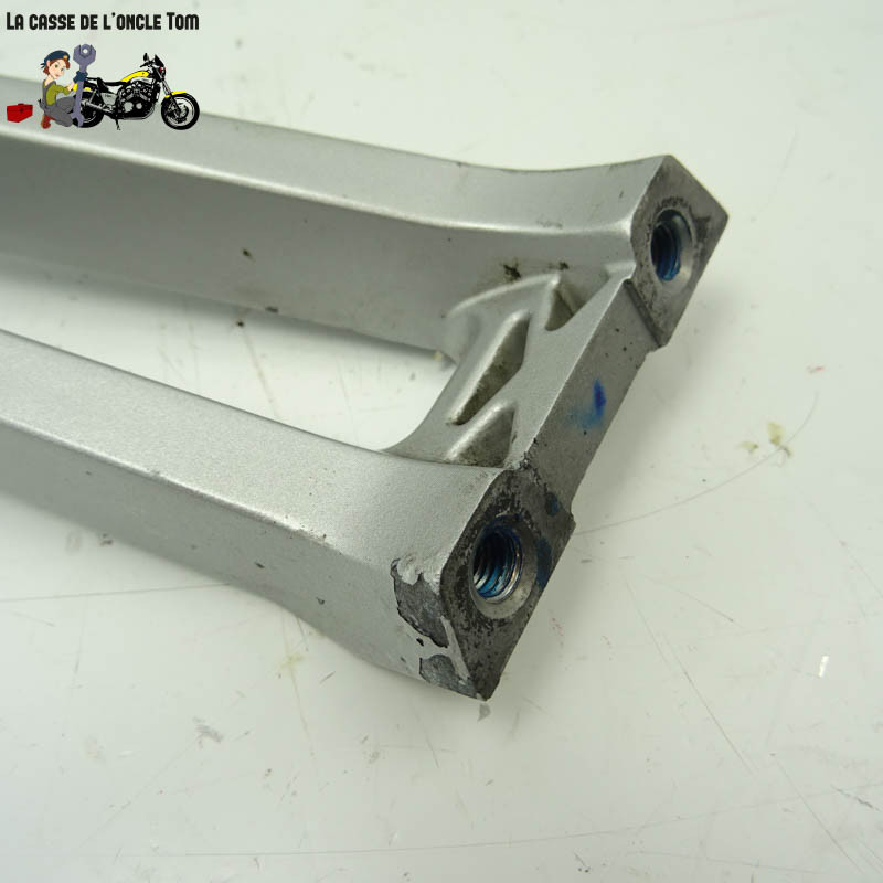 Platine + repose pied arrière gauche Yamaha 125 YZF-R 2016 - CTM-12619-019