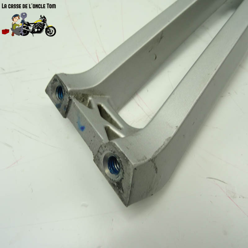 Platine + repose pied arrière gauche Yamaha 125 YZF-R 2016 - CTM-12619-019