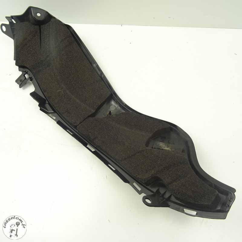 Plastique droit sous guidon (94621-15H00) Suzuki 1300 GSX-R 2011 - CTM-11696-093