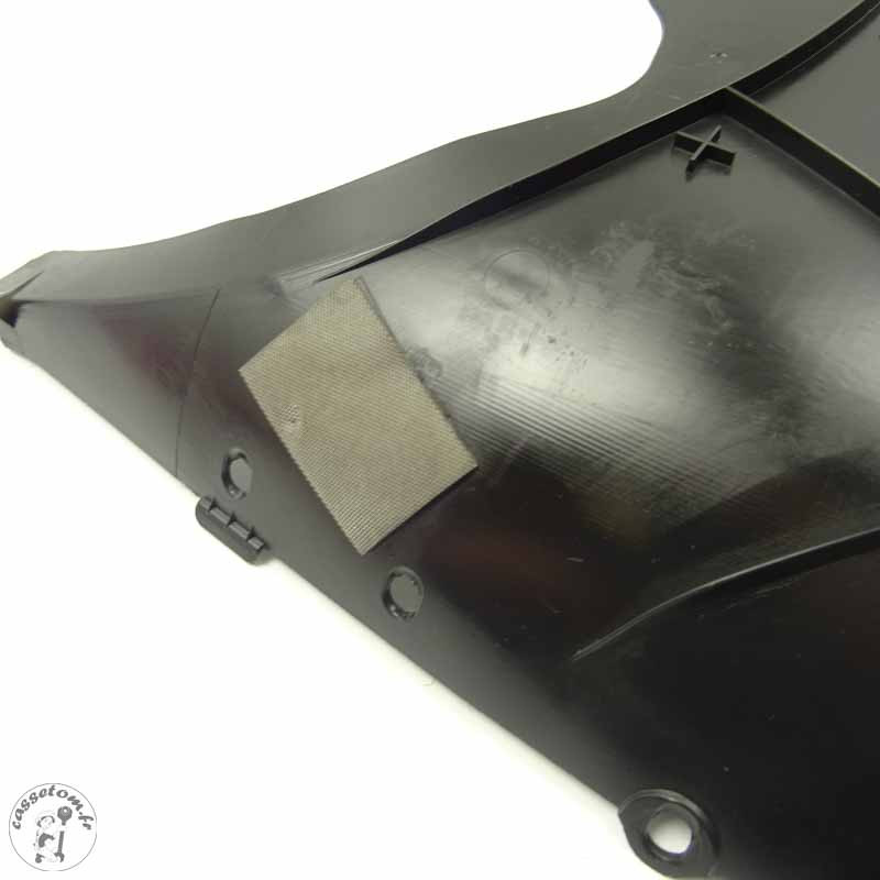 Plastique inférieur tête de fourche (94419-15H00) Suzuki 1300 GSX-R 2011 - CTM-11696-078