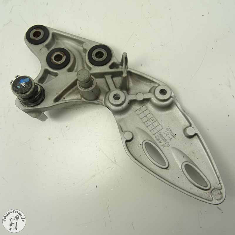 Platine avant droite Suzuki 1300 GSX-R 2011 - CTM-11696-075