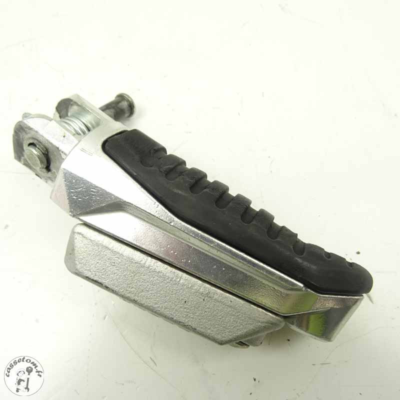 Repose pied avant droit Suzuki 1300 GSX-R 2011 - CTM-11696-023