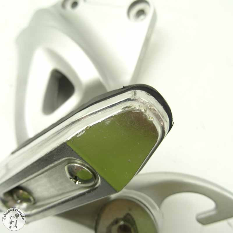 Platine + repose pied arrière gauche Suzuki 1300 GSX-R 2011 - CTM-11696-015