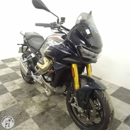Guzzi 1000 V100 de  2024 en RIV