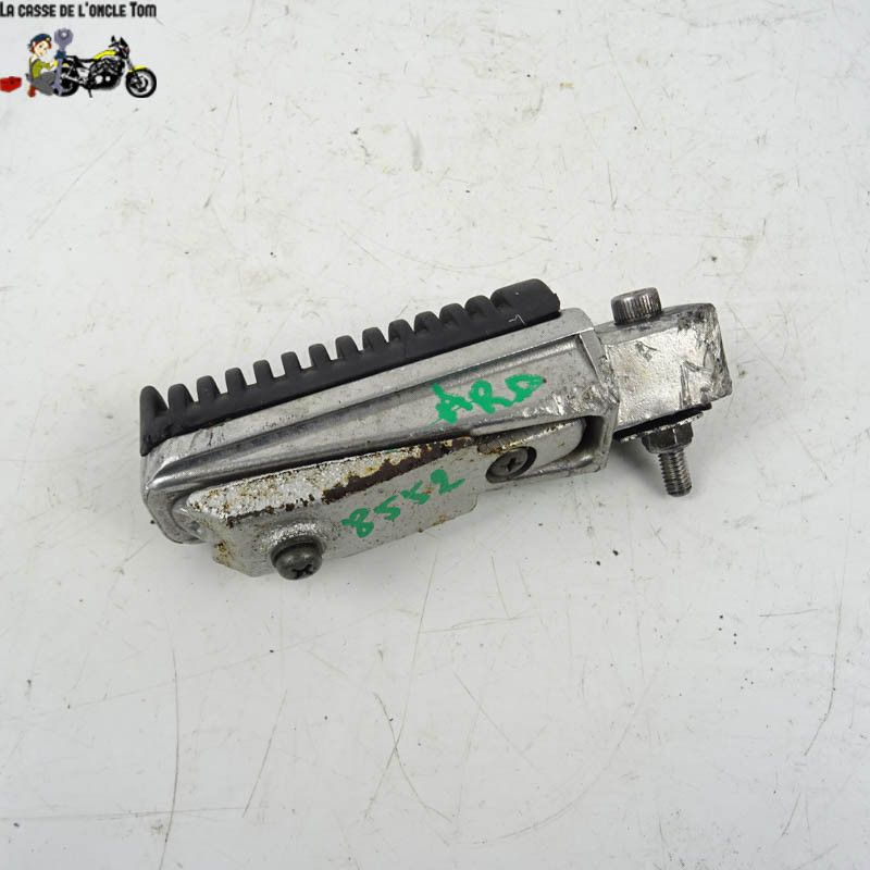 Repose pied arrière droit  Yamaha 1000 FAZER 2002 - CTM-8552-026