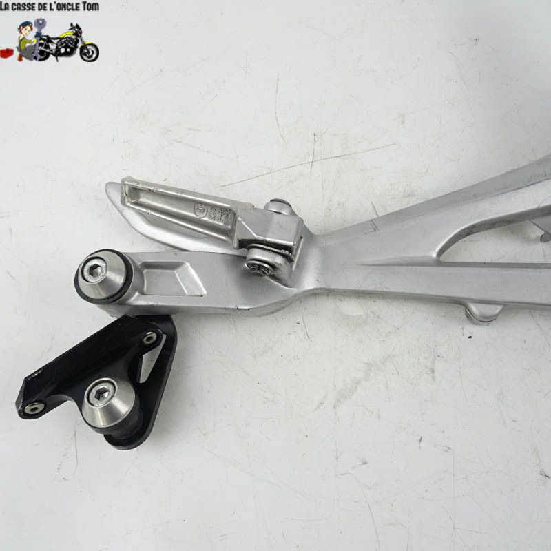 Platine droite + repose pied arrière droit Honda 700 NC 2012 - CTM-10008-026