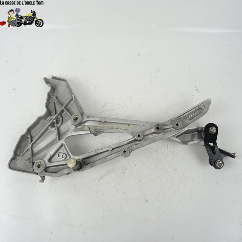 Platine droite + repose pied arrière droit Honda 700 NC 2012 - CTM-10008-026