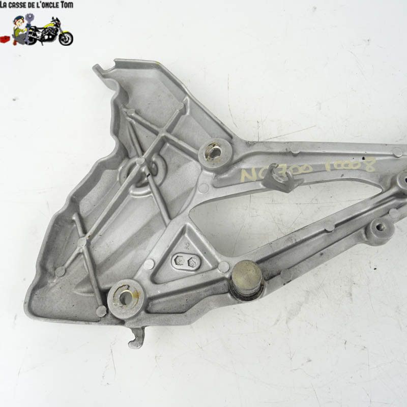 Platine droite + repose pied arrière droit Honda 700 NC 2012 - CTM-10008-026