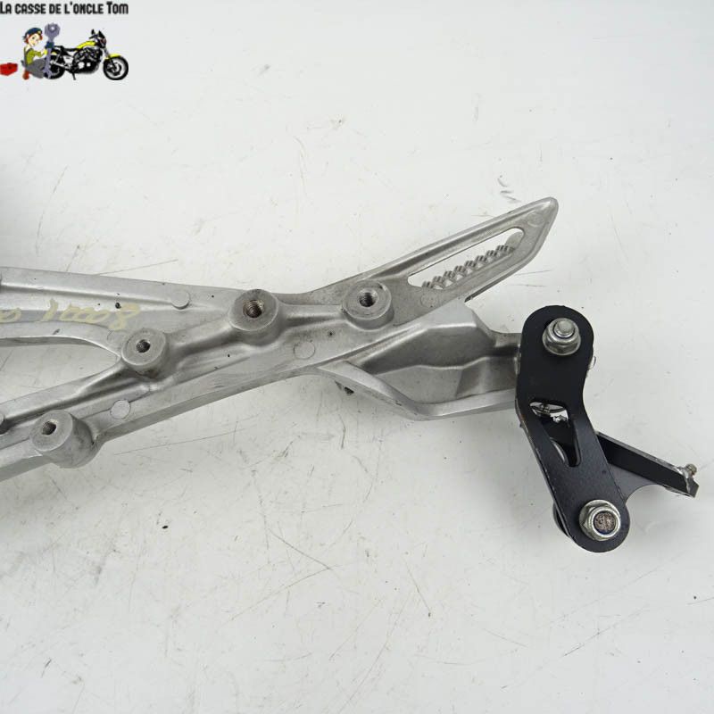 Platine droite + repose pied arrière droit Honda 700 NC 2012 - CTM-10008-026