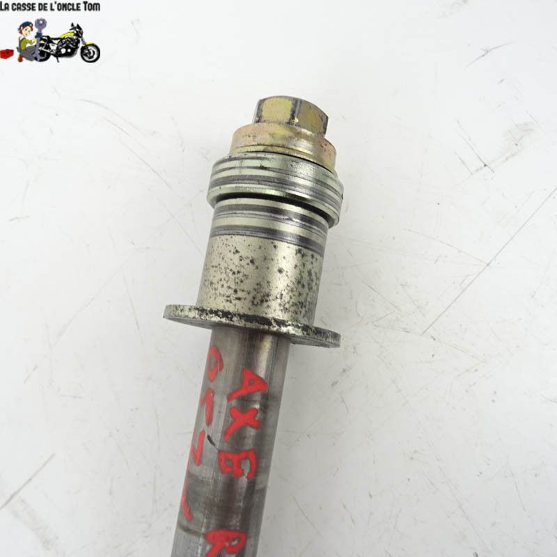 Axe de roue arrière Triumph 900 TIGER 1998 - CTM-8571-024