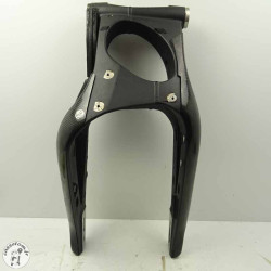 Bras oscillant protection en carbone  Triumph 675 daytona 2011