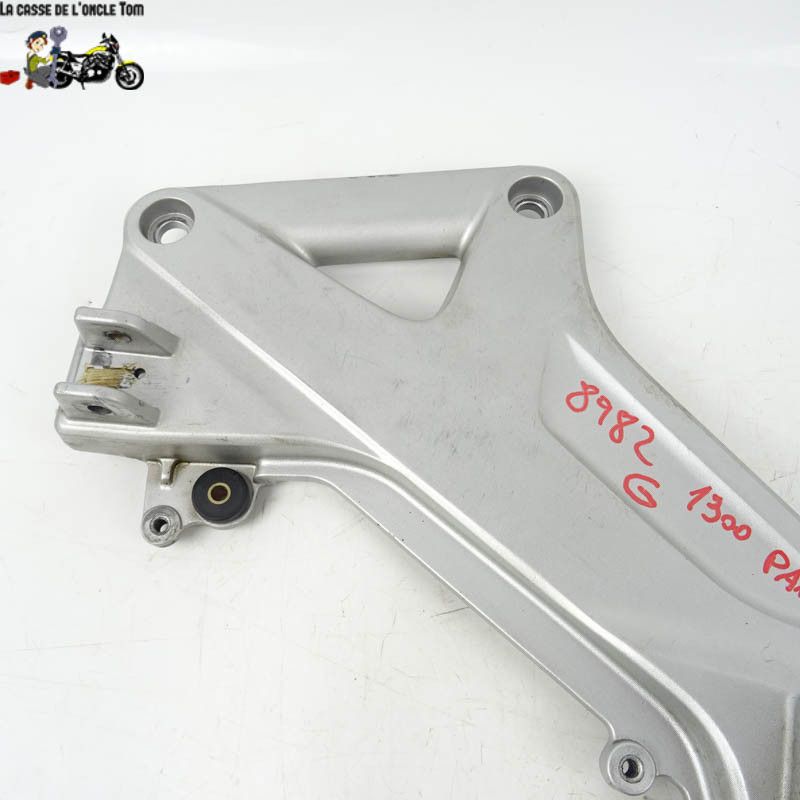 Platine gauche Honda 1300 ST Pan European 2002 - CTM-8982-032