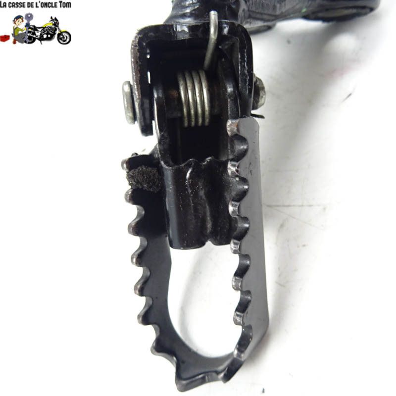 Platine Avant Gauche + repose pied Suzuki 650 DR SE 1996 - CTM-10476-013