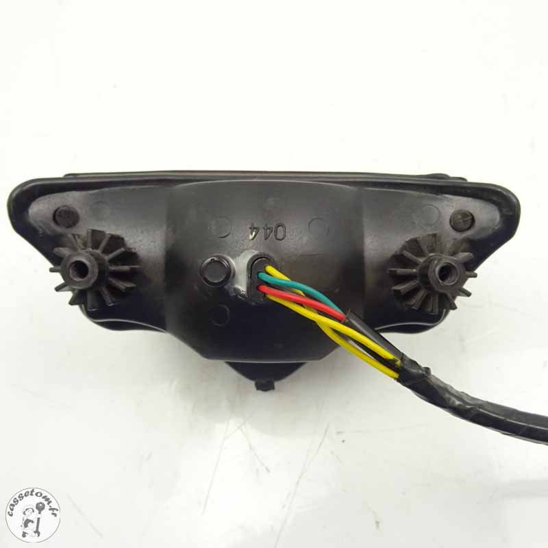 Bien sûr, voici une suggestion de Meta Title pour le produit mentionné :  
"Feu arrière Yamaha 600 Fazer 2007 - Pièce d'origine"