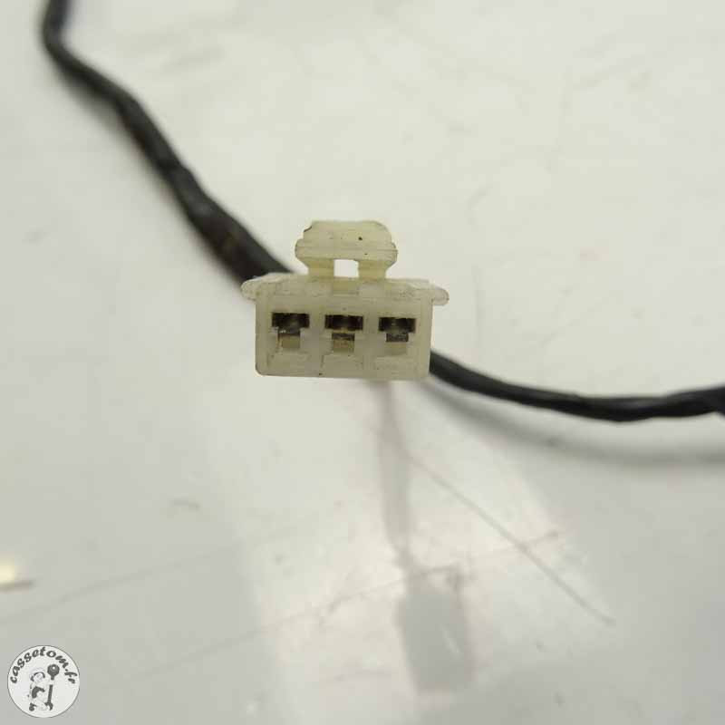 Bien sûr, voici une suggestion de Meta Title pour le produit mentionné :  
"Feu arrière Yamaha 600 Fazer 2007 - Pièce d'origine"