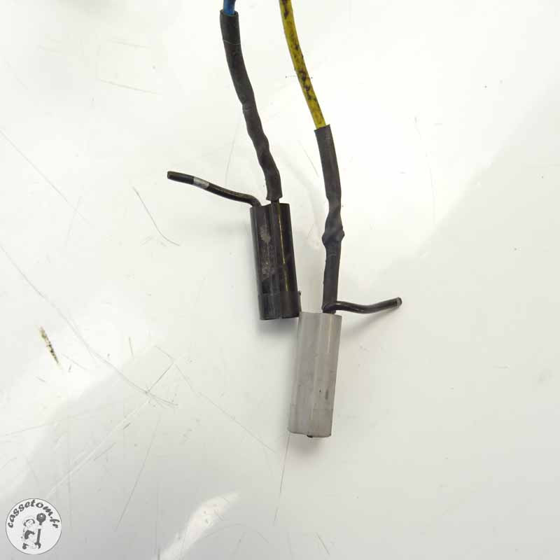 Bien sûr, voici une suggestion de Meta Title pour le produit mentionné :  
"Feu arrière Yamaha 600 Fazer 2007 - Pièce d'origine"