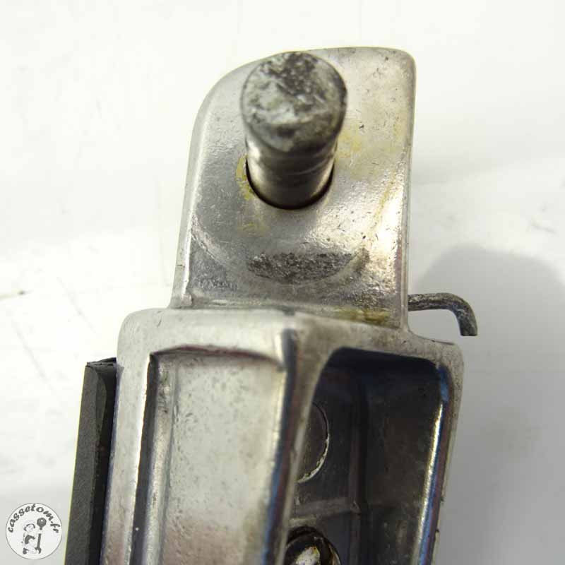 Repose-pied Avant Gauche Yamaha 600 Fazer 2007 - Pièce Moto