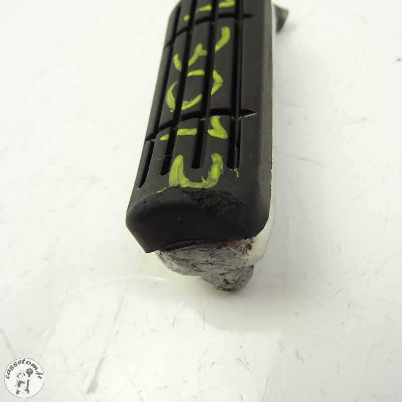 Repose-pied Avant Gauche Yamaha 600 Fazer 2007 - Pièce Moto