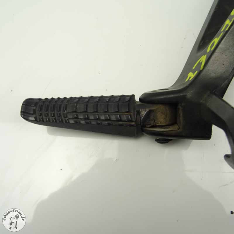 Platine repose-pied arrière gauche Suzuki GSX-R 1000 2018