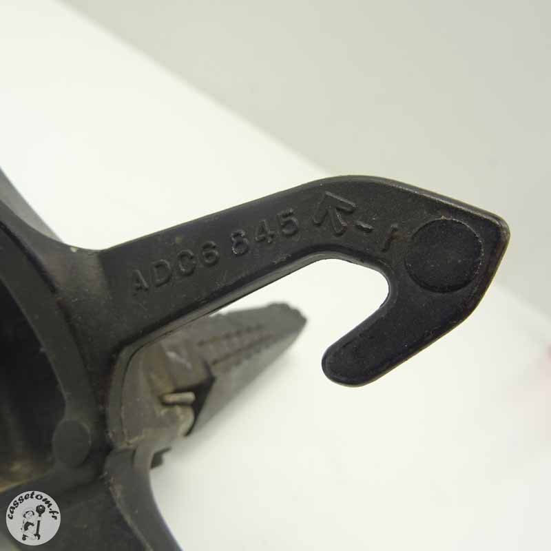 Platine Repose-Pied Arrière Droit Suzuki 1000 GSX-R 2018