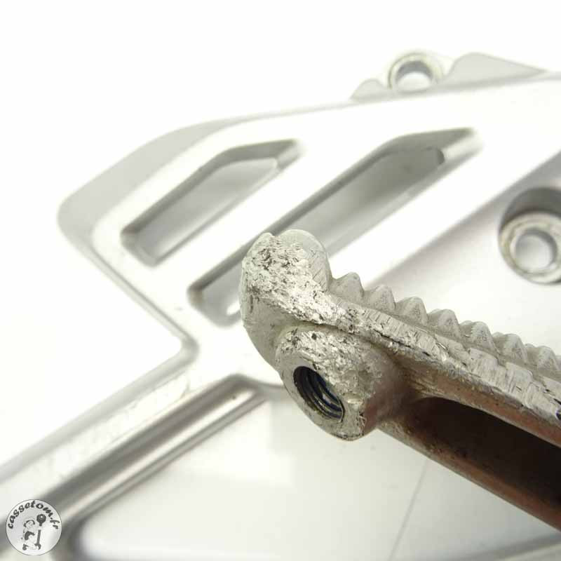 Platine repose-pied avant droite Yamaha 125 YZF 2019