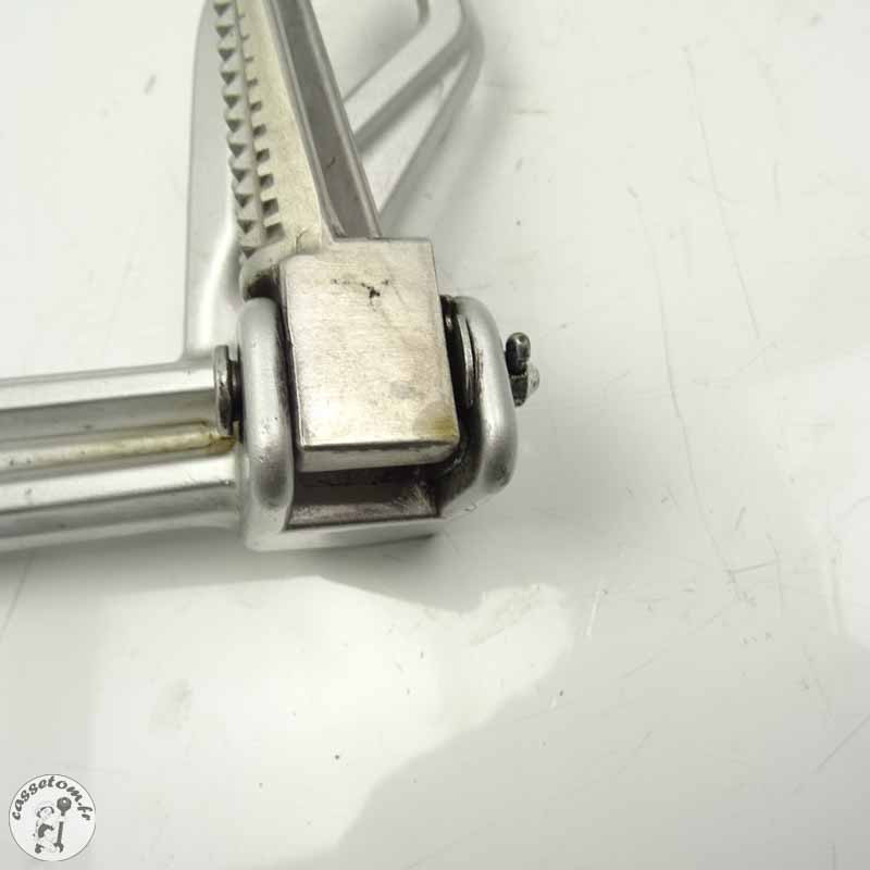 Platine Repose-Pied Arrière Gauche Yamaha 125 YZF 2019