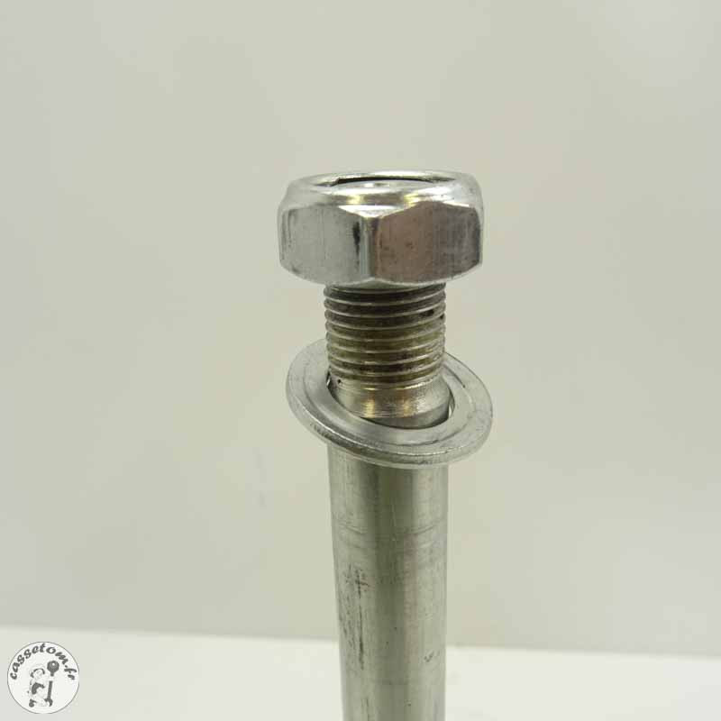 Axe de roue arrière Royal Enfield 350 Meteor 2023