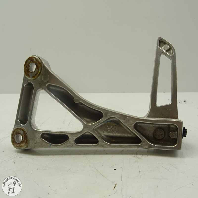 Platine repose pied arrière droit  Honda 650 cb fa 2015