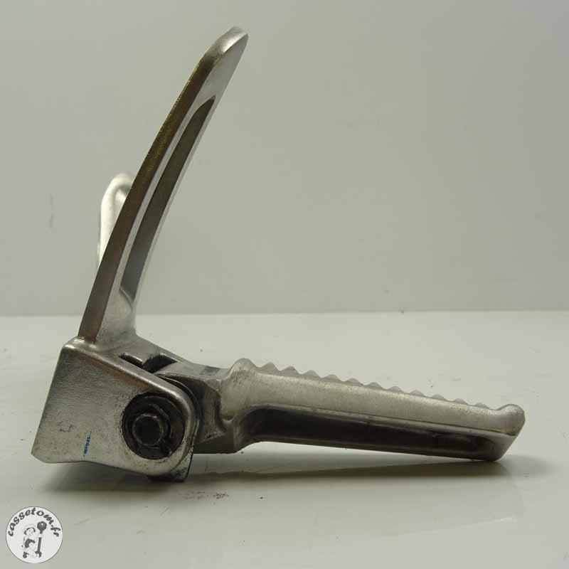 Platine repose pied arrière droit  Honda 650 cb fa 2015