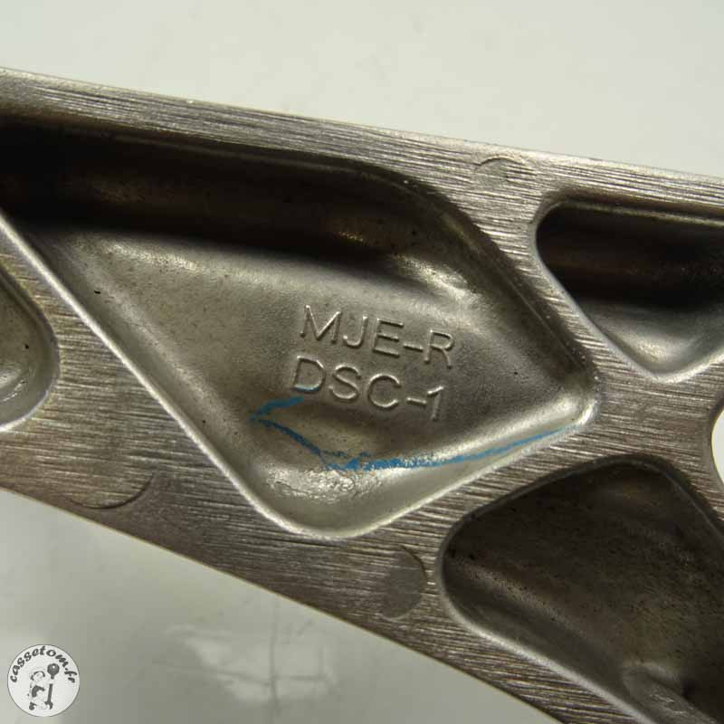 Platine repose pied arrière droit  Honda 650 cb fa 2015