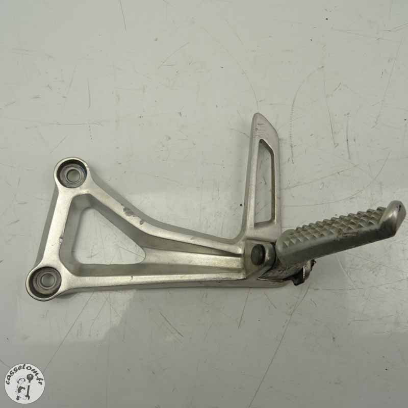 Platine repose pied arrière gauche  Honda 650 cb fa 2015