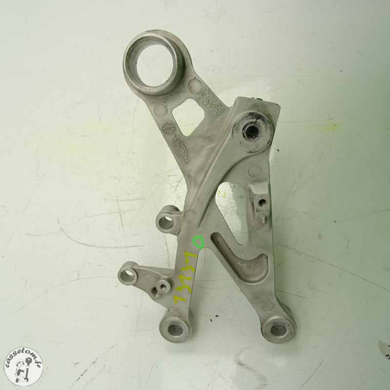 Platine + repose pied avant droit  Triumph 660 street triple 2018