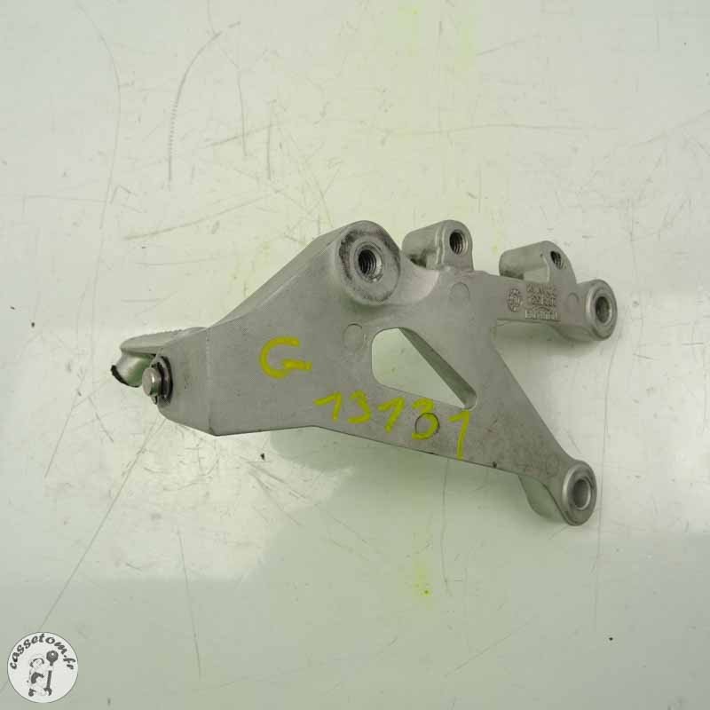 Platine + repose pied avant gauche Triumph 660 street triple 2018