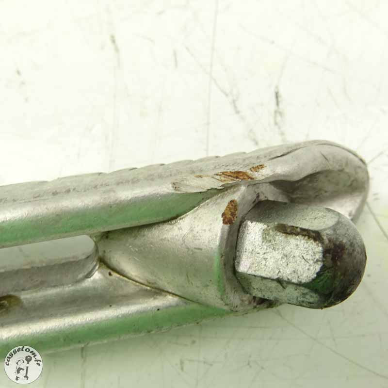 Repose pied avant droit  Suzuki 750 gsx-r 2007