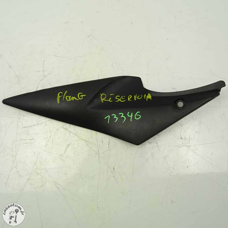 Carénage gauche sous résevoir  Suzuki 750 gsx-r 2007