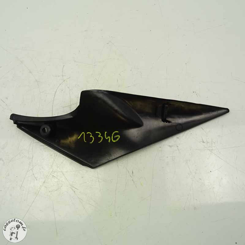 Carénage gauche sous résevoir  Suzuki 750 gsx-r 2007
